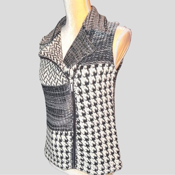 Chaps super nice black gray and white blend with a unique blend of design!! Nwot - Picture 2 of 7
